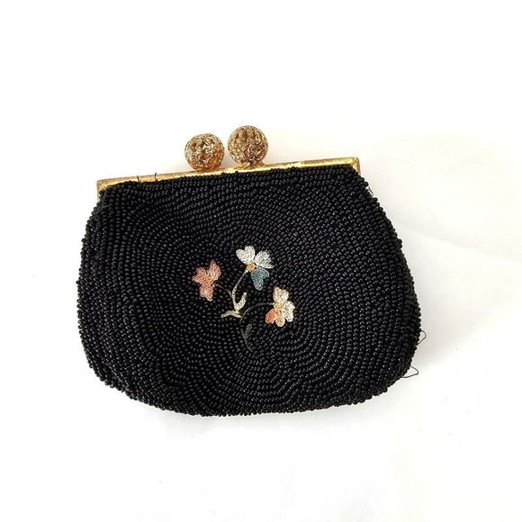 Vintage Handbags - Vintage black beaded hinged coin pouch with floral embroidery- Adorable!
